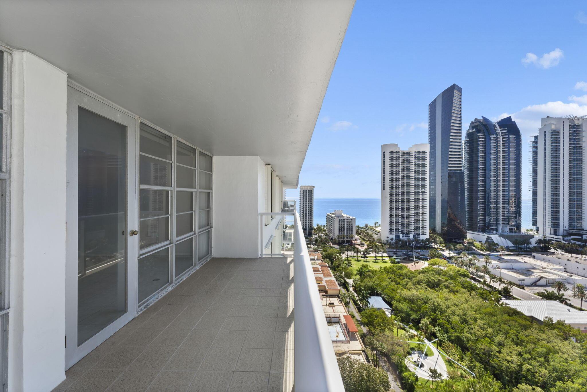 Image 2: 11-web-or-mls-230-174th-st-2402