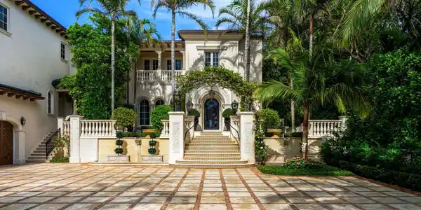 Image 3: Extra large driveway