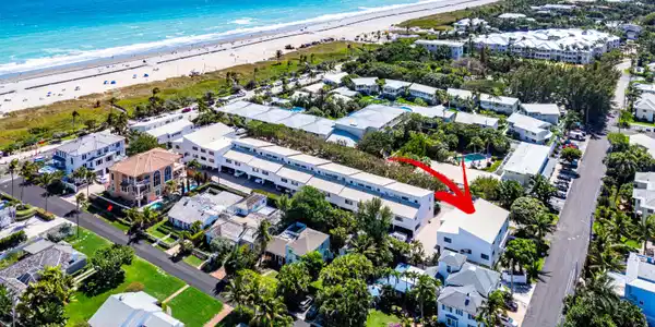 Image 2: 033-250SouthOceanBoulevard-279-DelrayBea