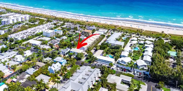 Image 3: 041-250SouthOceanBoulevard-279-DelrayBea
