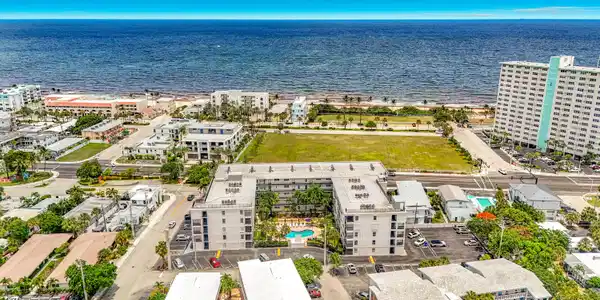 Image 4: 4117 Bougainvilla Drive #102-2