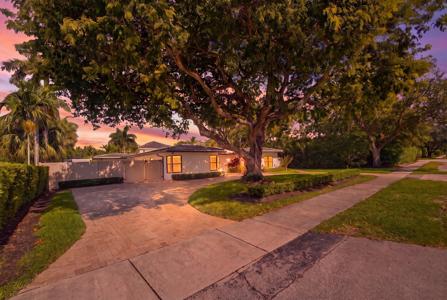 1619 Bayview Drive