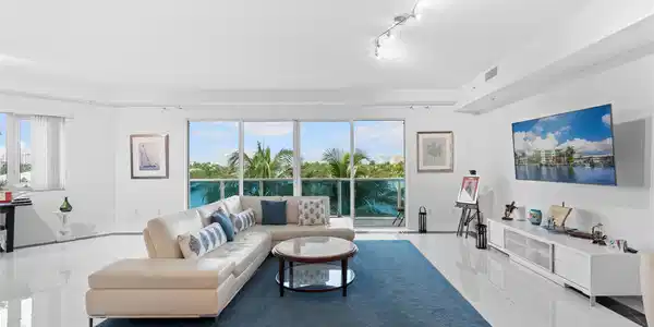 516 Hendricks Isle