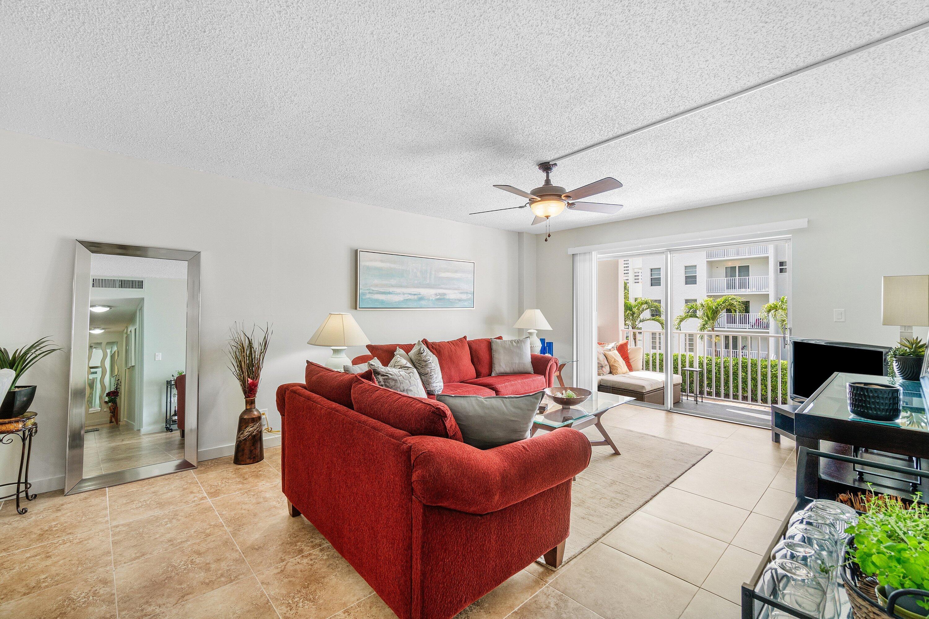 Image 3: Living Room