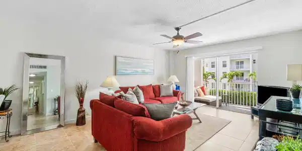 Image 3: Living Room