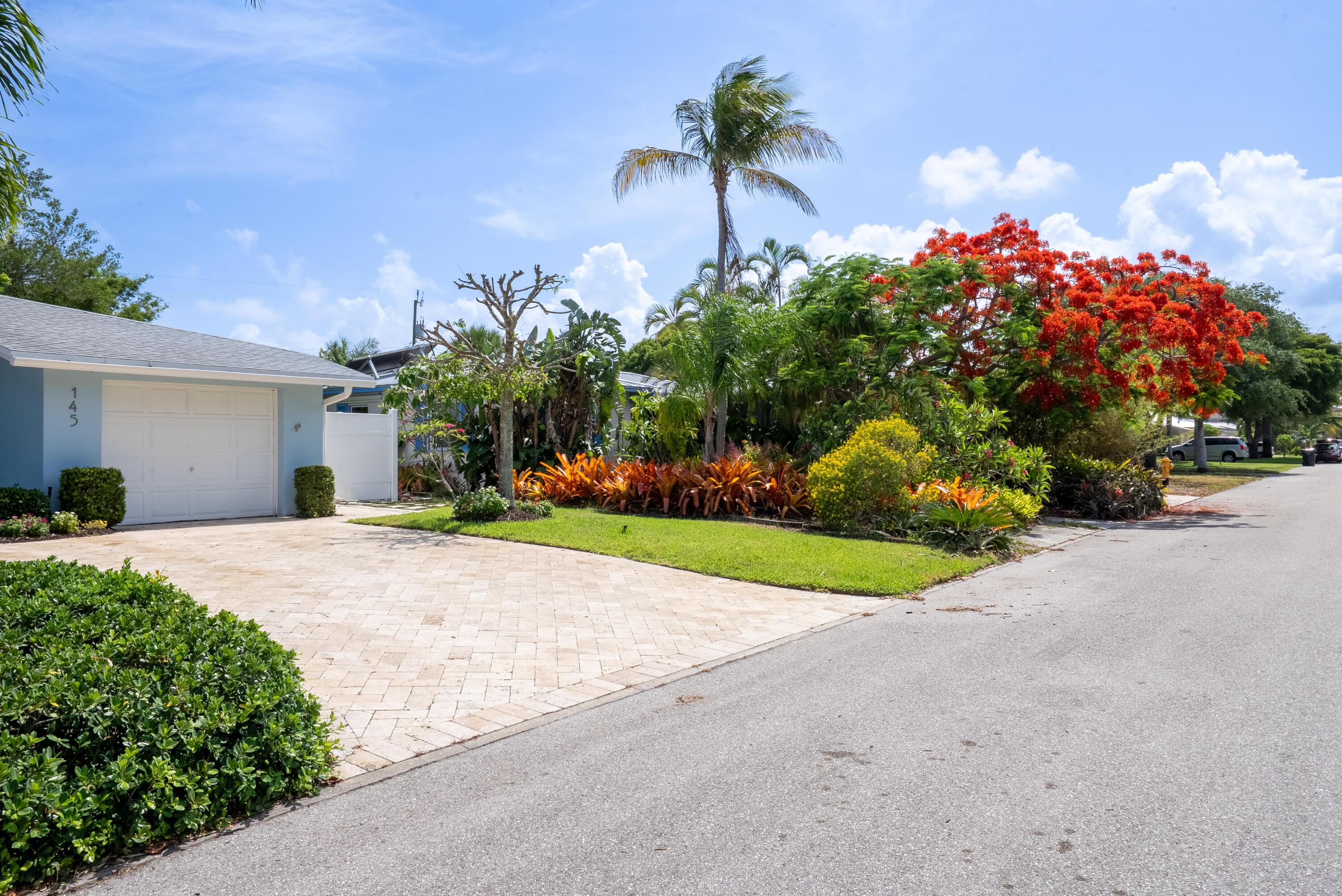 Image 3: travertine driveway