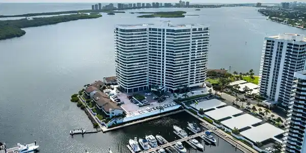 100 Lakeshore Drive