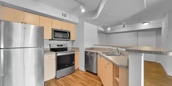 Image 2: Photo 2
