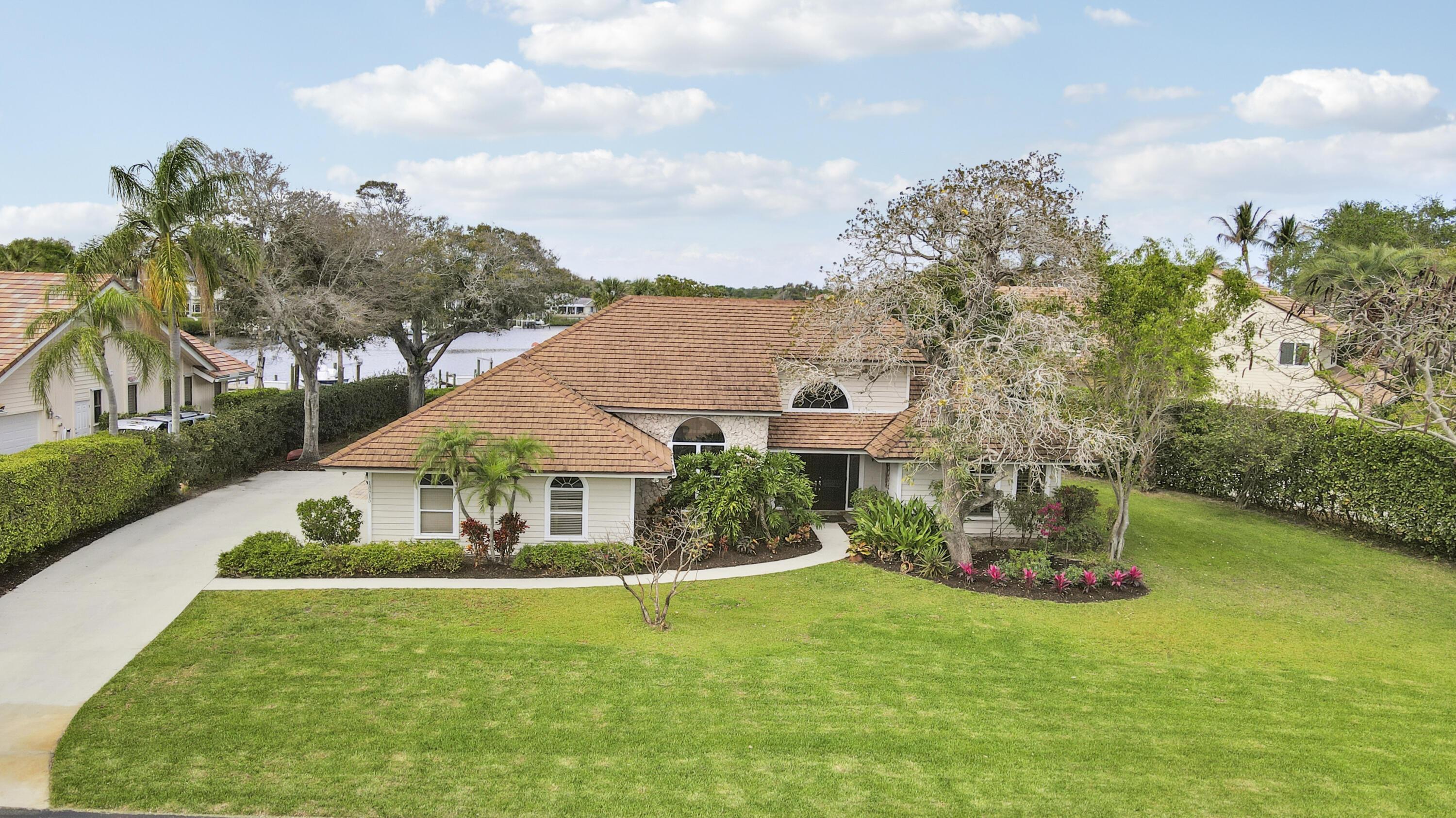 Image 2: Front Exterior