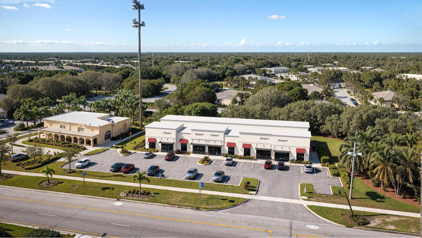 Image 2: Hobe Sound Retail_01 (w Signage)