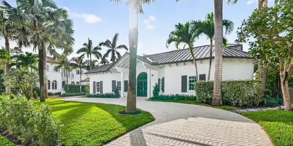 720 N Ocean Boulevard