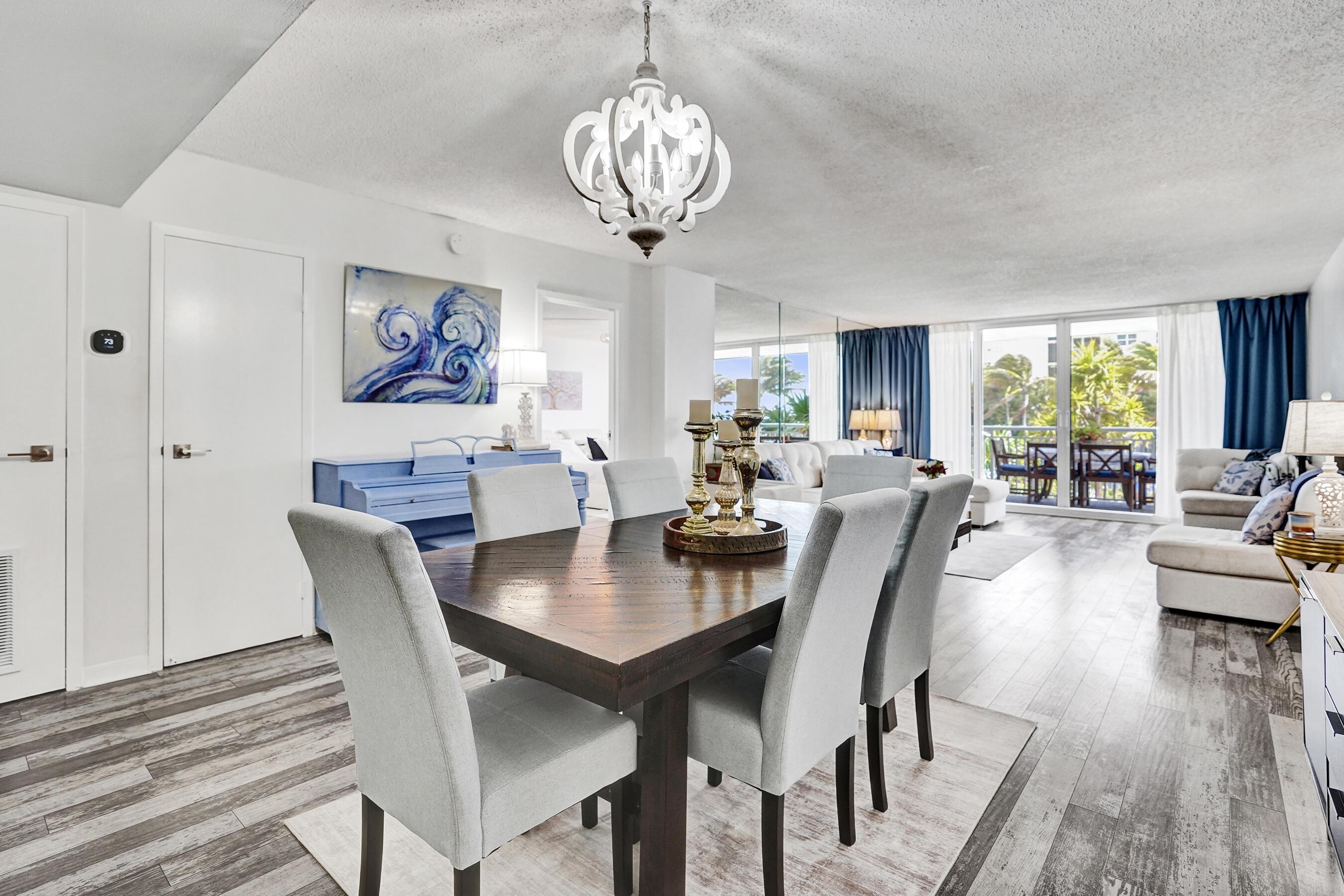 Image 4: Dining Area
