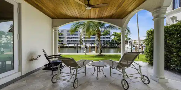 Image 4: Patio