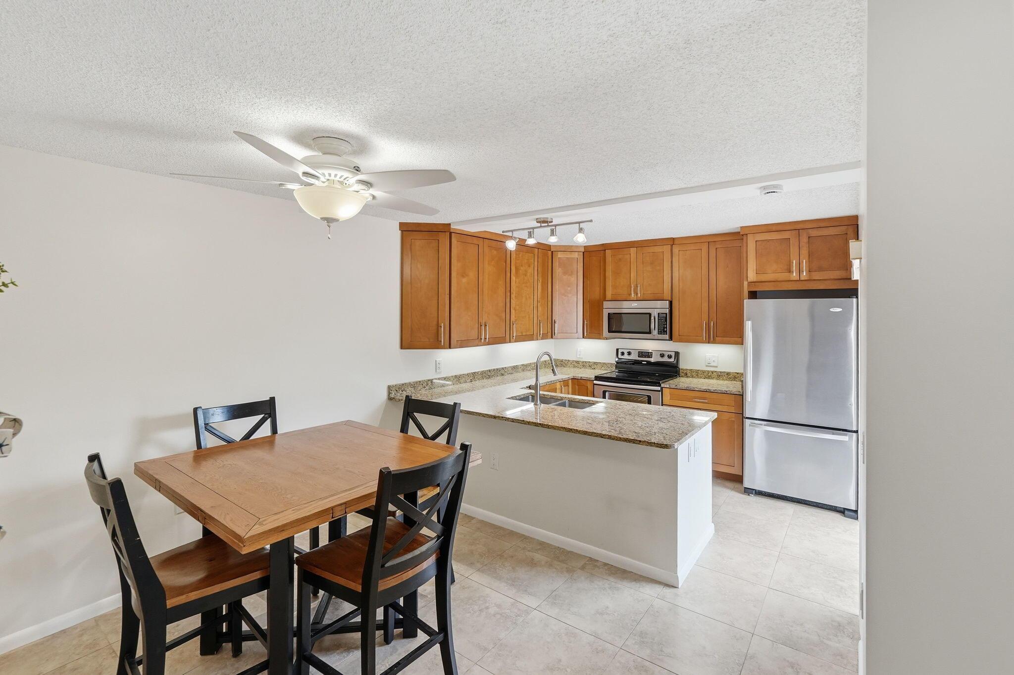 Image 3: Kitchen Diner