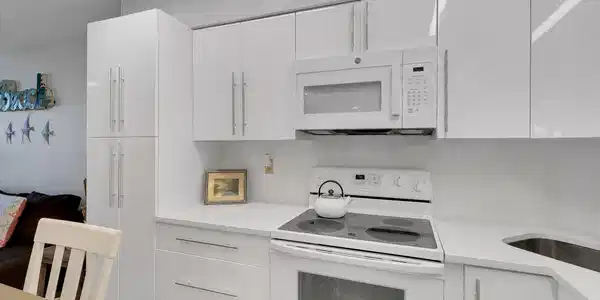 Image 3: 10-web-or-mls-3J0A4645