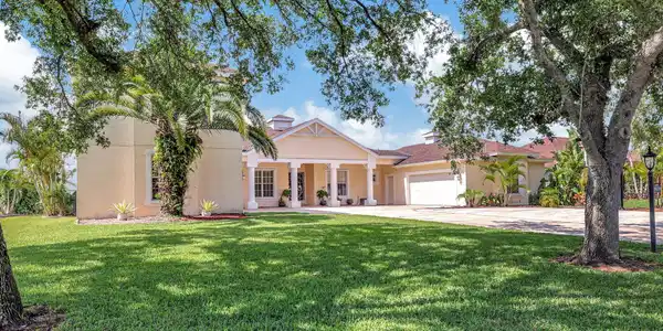 2638 SW River Shore Drive