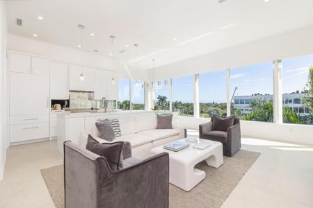 44 Cocoanut Row
