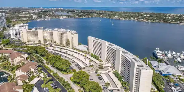 120 Lakeshore Drive