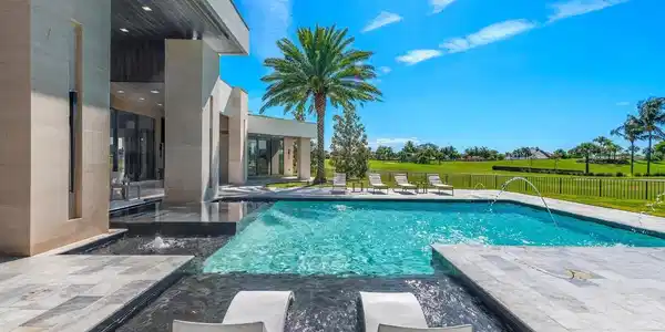4041 Country Club Lane