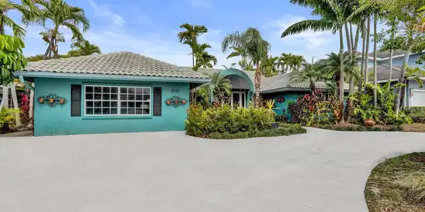 2831 NE 34th Court
