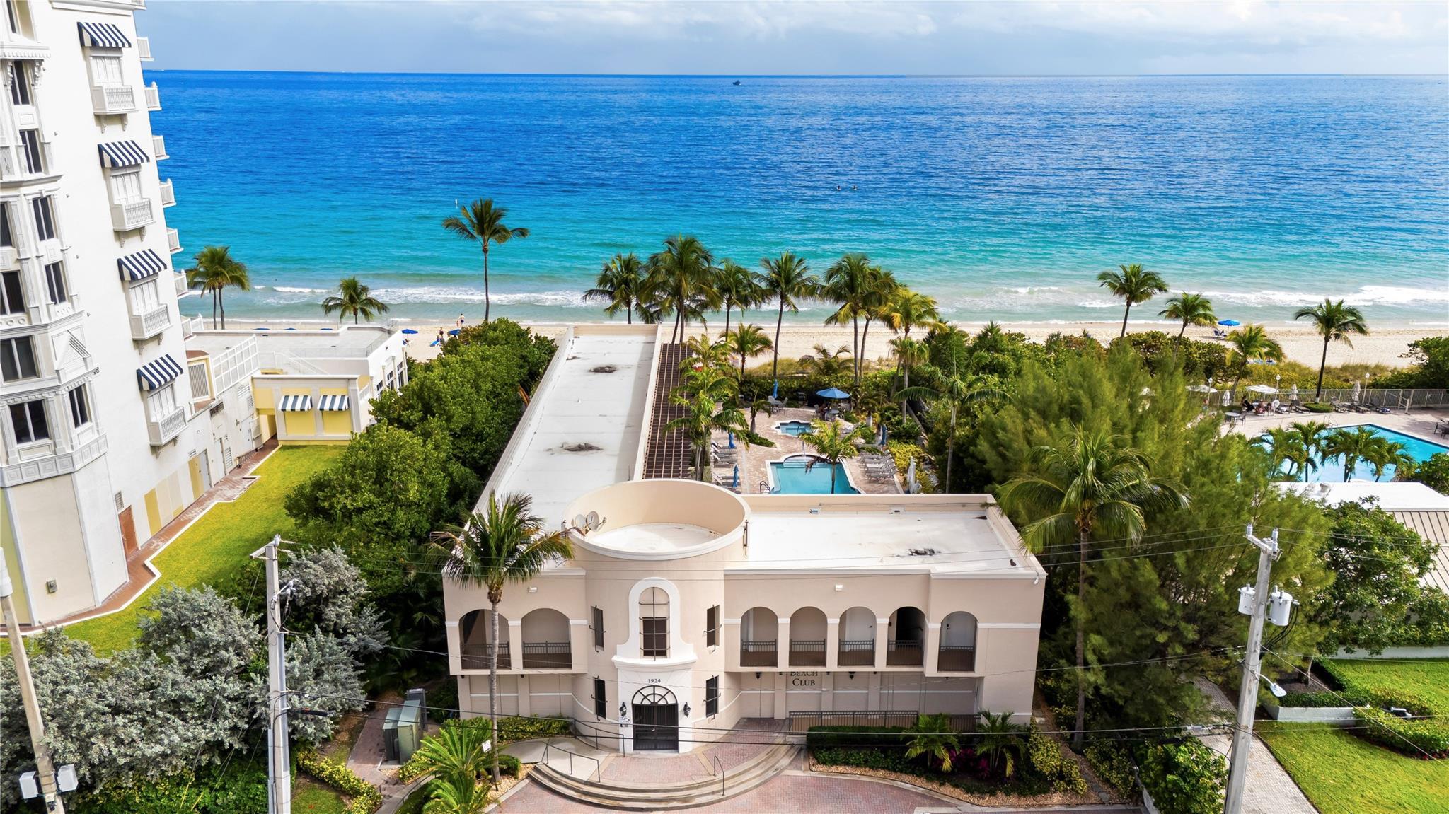 Image 4: Beach Club (owners access only)