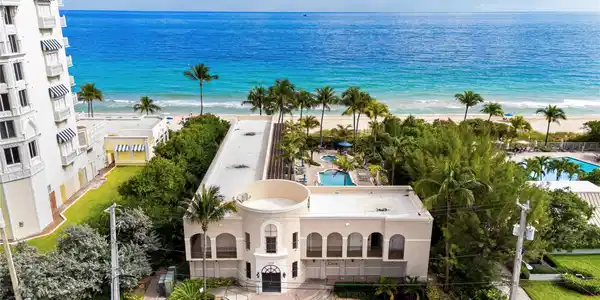 Image 4: Beach Club (owners access only)