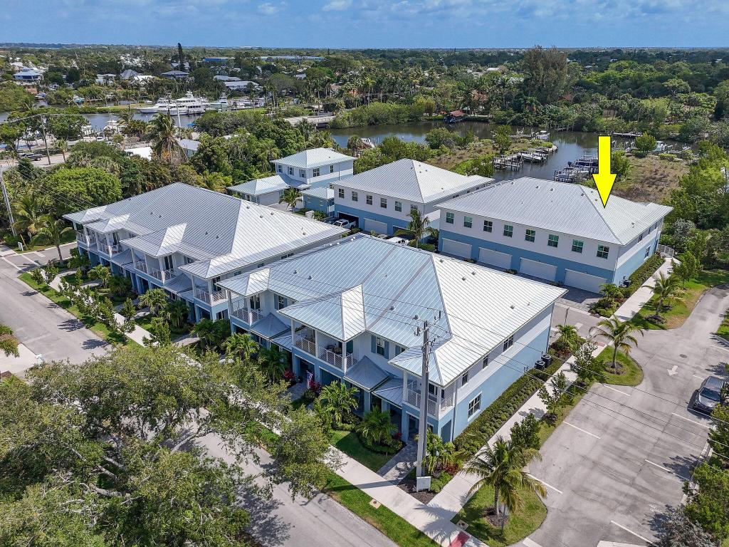 Image 1: Aerial of 4707