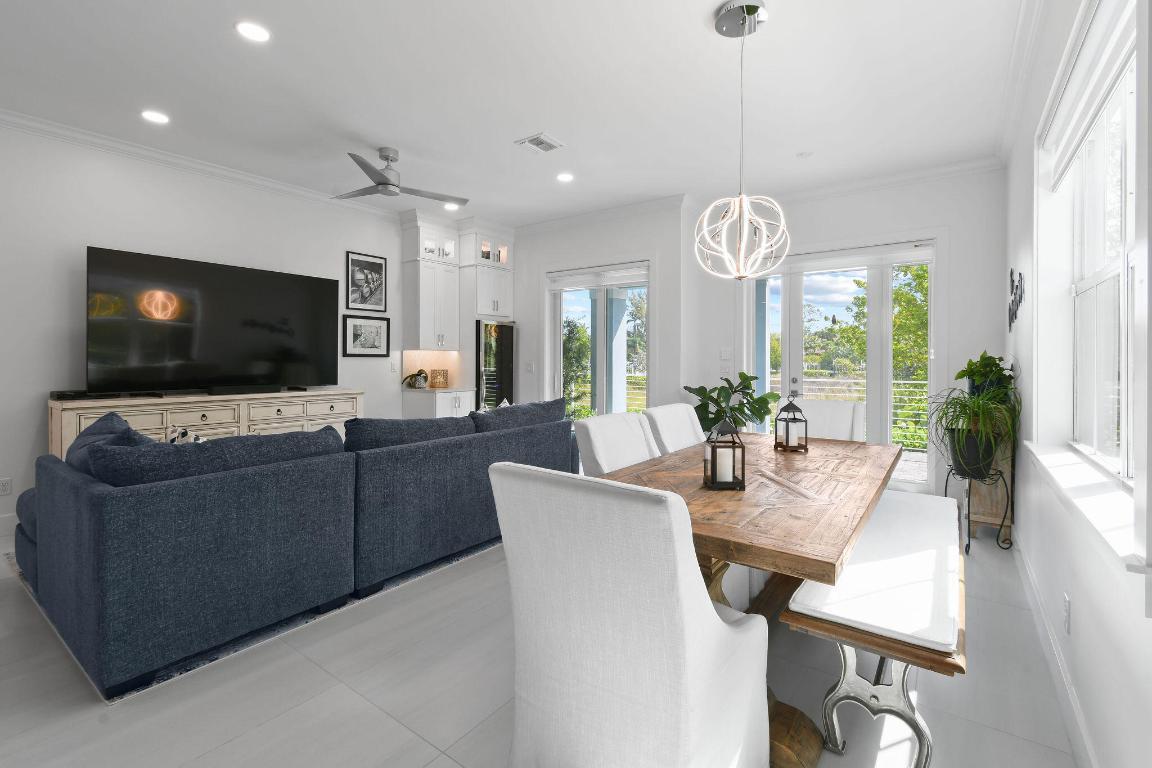 Image 4: 4707SEManateeWay(16)