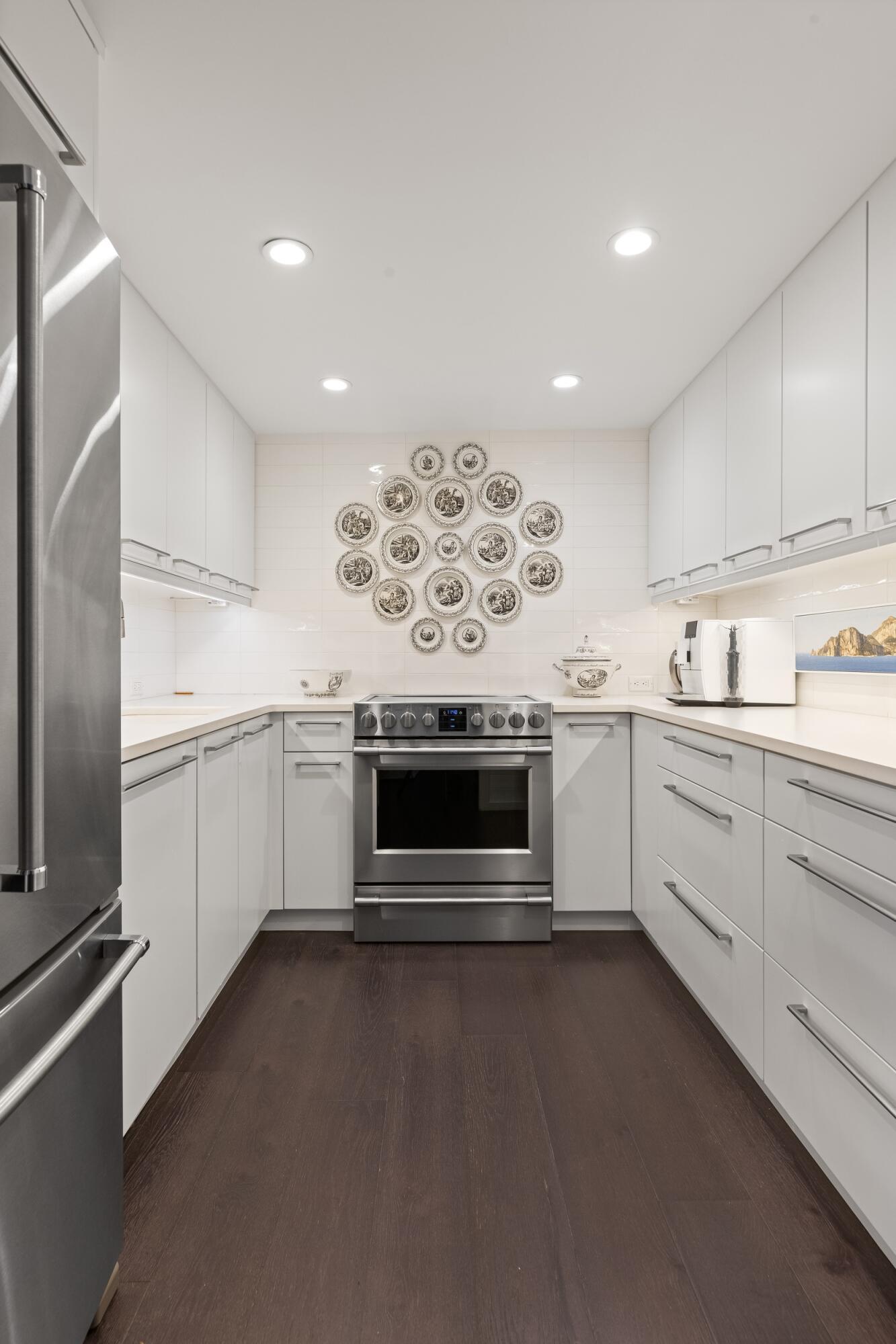 Image 3: 7 - Kitchen copy