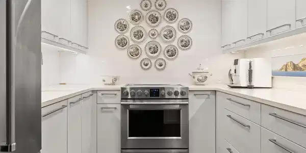 Image 3: 7 - Kitchen copy