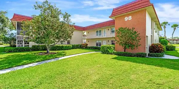 98 Spring Lake Drive