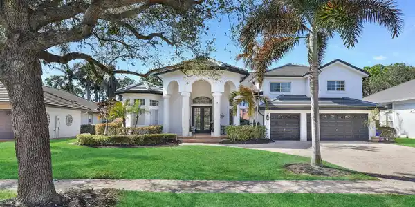 5084 SW Hammock Creek Drive
