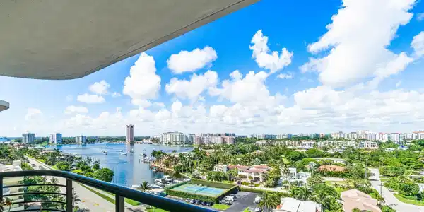 Image 4: 030-250SouthOceanBoulevard-BocaRaton-FL-