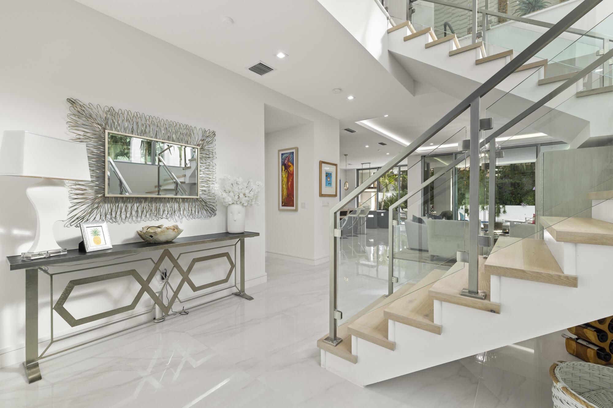 Image 4: Entry Foyer