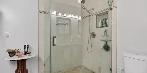 Image 4: Walk in Shower