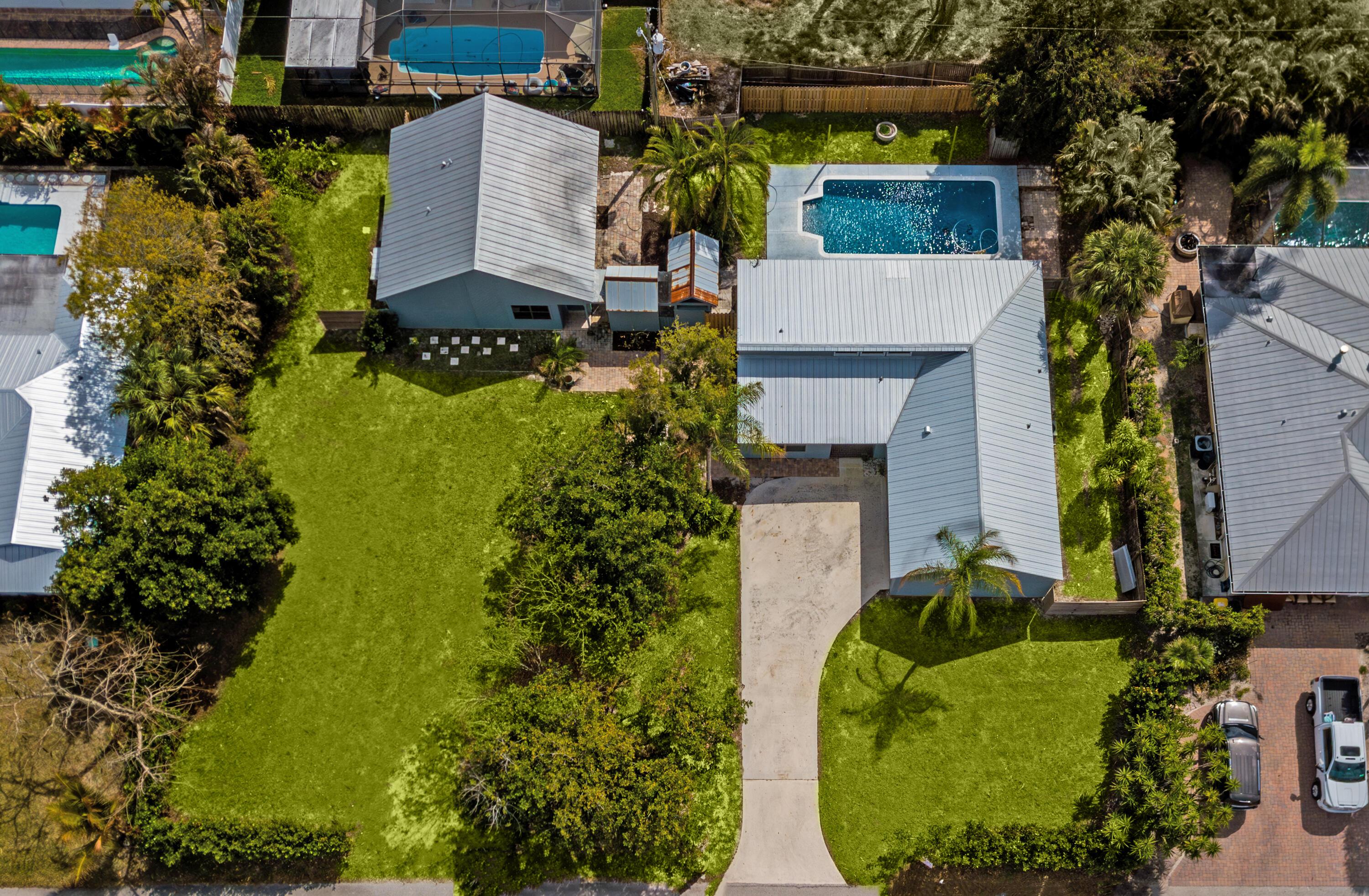 Image 3: Full shot of property