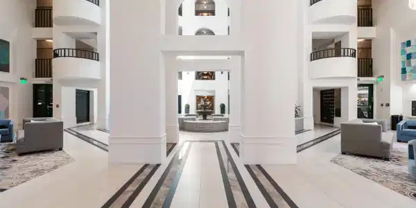 Image 4: Entrance from front door to lobby