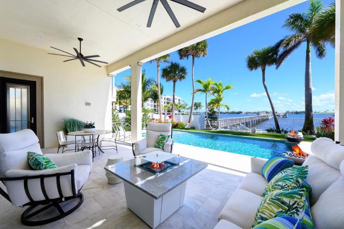 Image 4: Covered Rear Patio