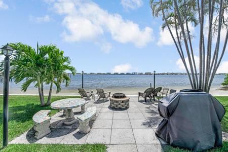 1430 S Lakeside Drive