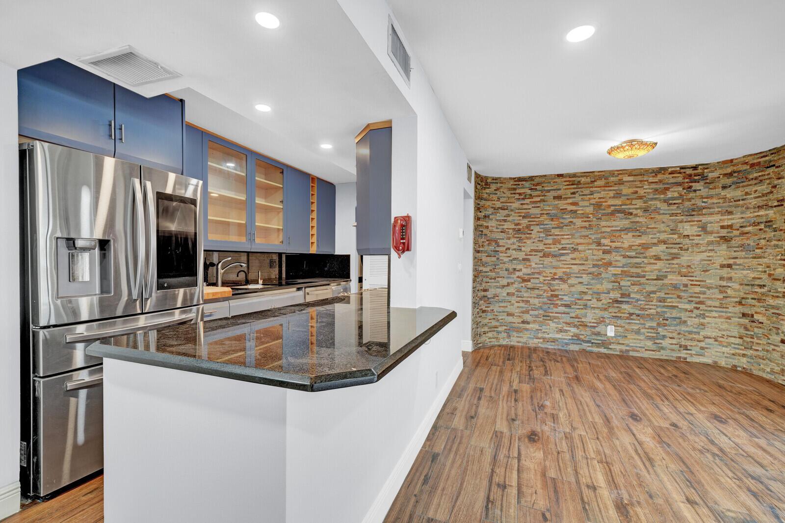 Image 3: Kitchen