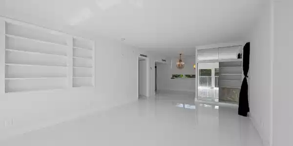 Image 3: Living Room
