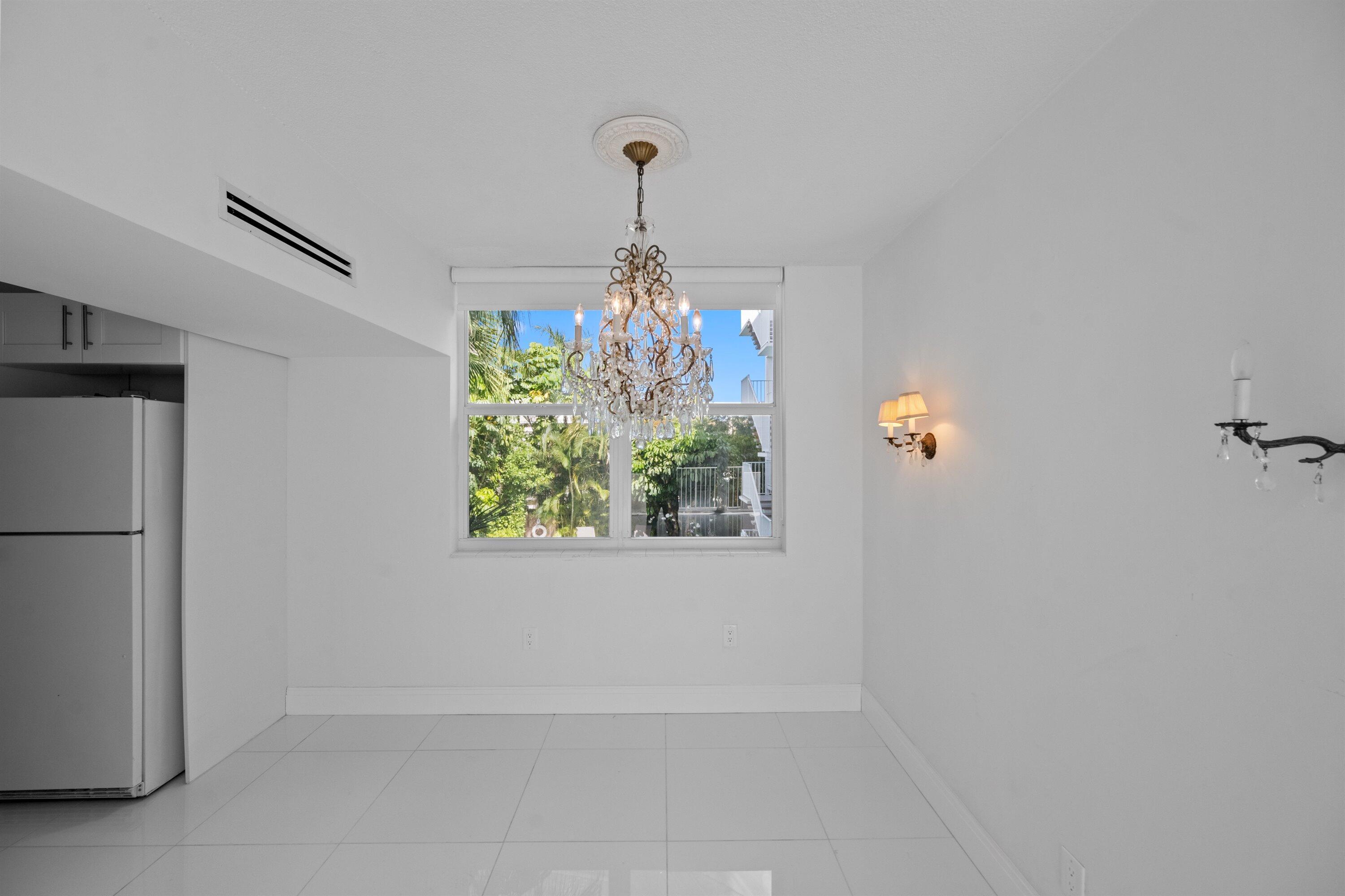 Image 4: Dining Area