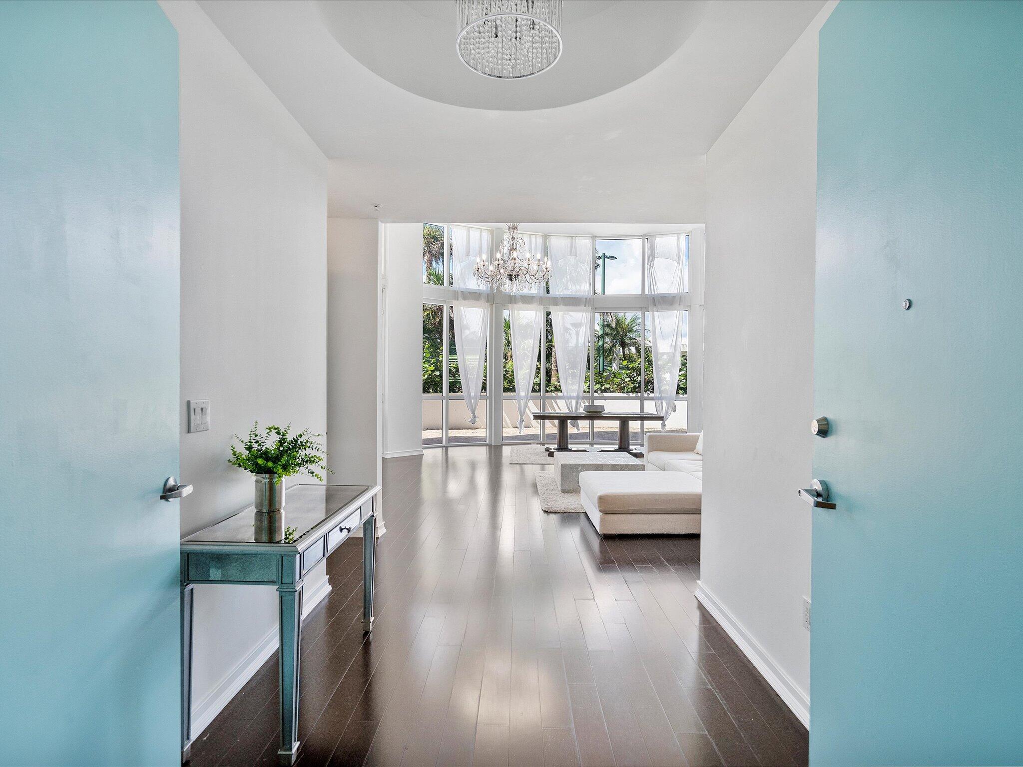 Image 4: 024-18101 Collins Ave #401_024