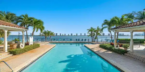 1140 Lake Shore Drive