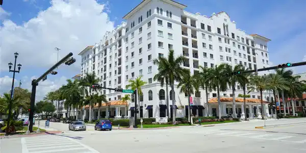 233 S Federal Highway