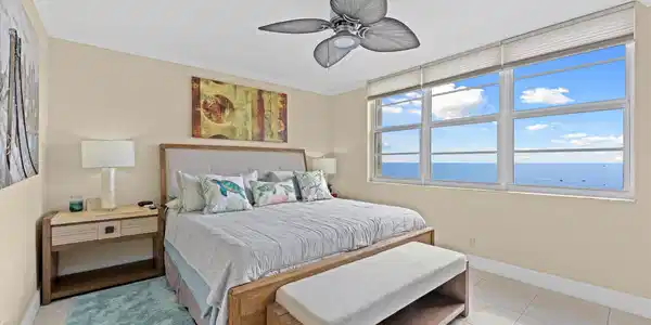 Image 4: Primary bedroom with ocean view!