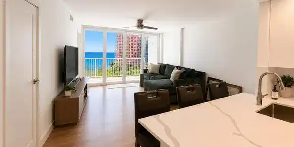 Image 4: Ocean view from your liv room