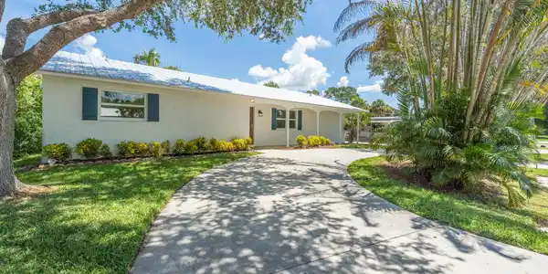 871 SW 37TH Terrace