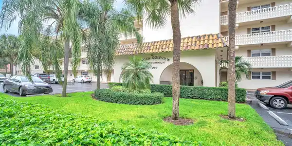 200 E Royal Palm Road