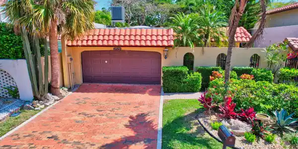 3579 Commodore Circle
